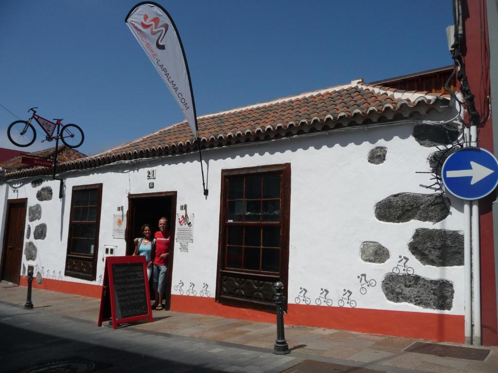 El Porvenir Hostel Los Llanos De Aridane Luaran gambar